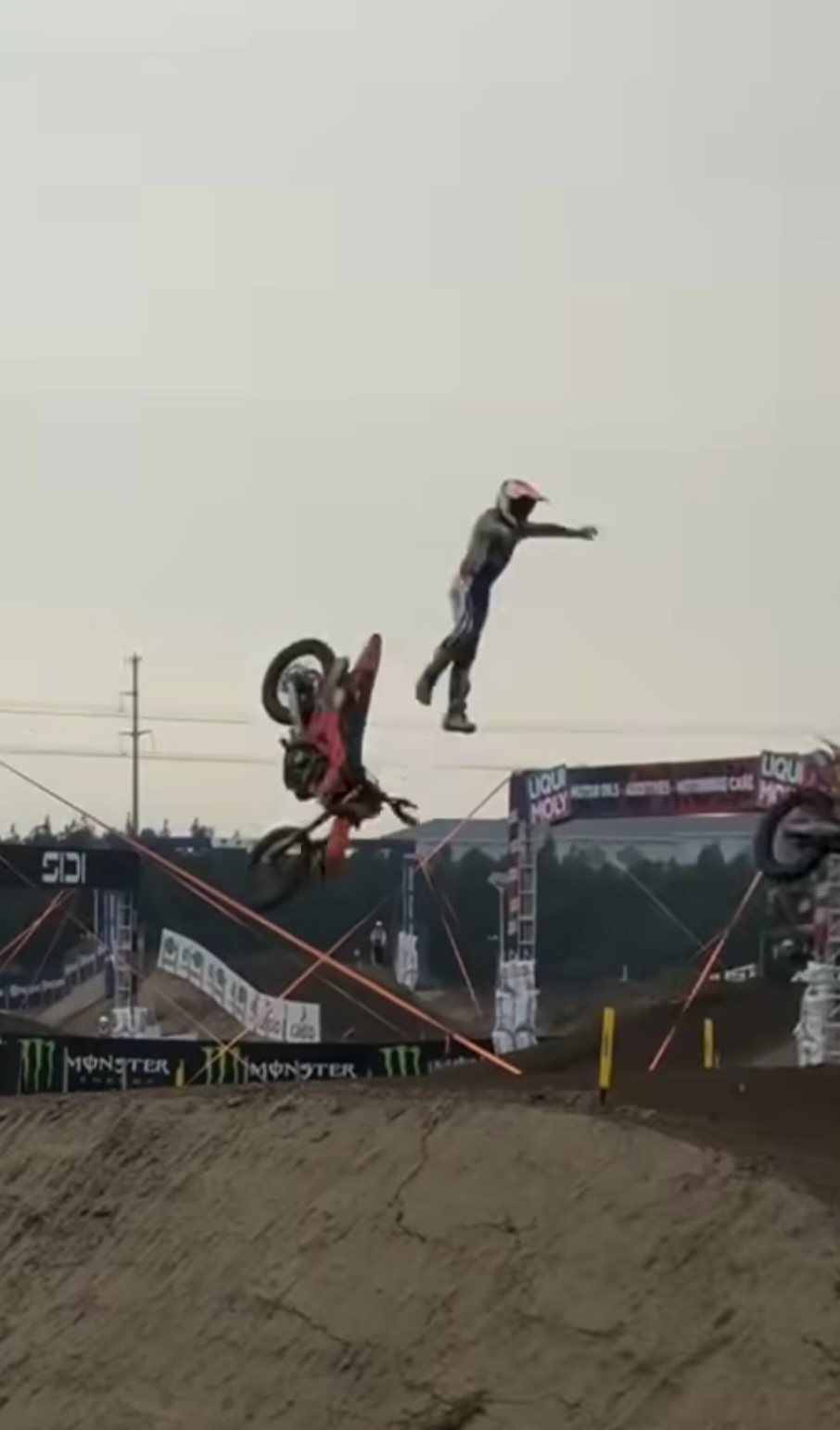 A photo of Jens Walvoort crashing in China