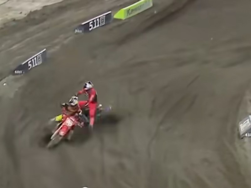 Video: Hunter Lawrence and Ken Roczen Collide in&nbsp;Seattle